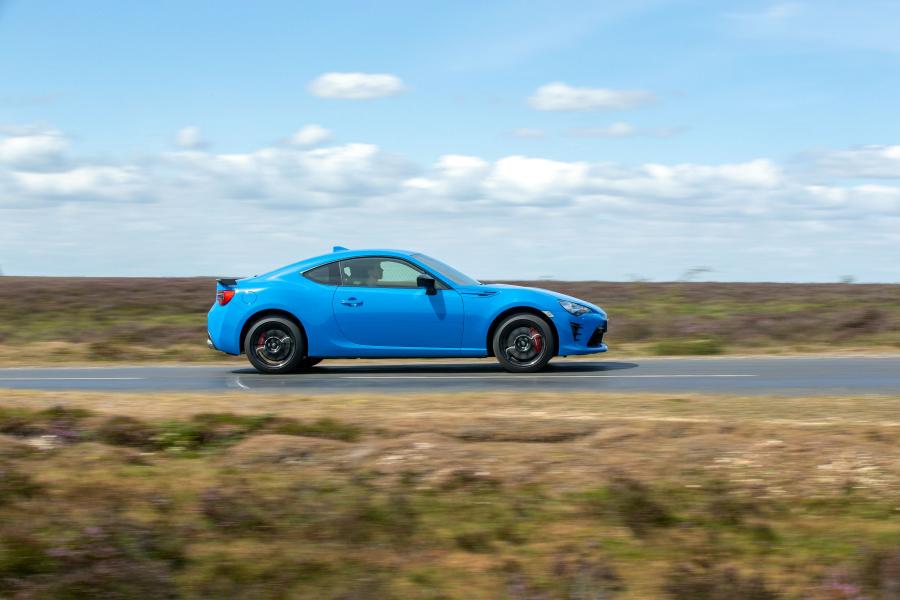  Toyota GT 86 Blue Edition 2018 года  (UK) (фото 31 из 40)